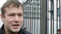 Несмотря на все усилия адвокатов, суд оставил Развозжаева под арестом